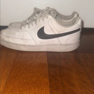 Nike Women's White and Black Sneakers